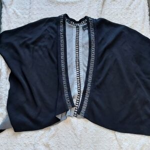 Lysse Chic Black Gray Reversible Cape Poncho Dramatic Winter